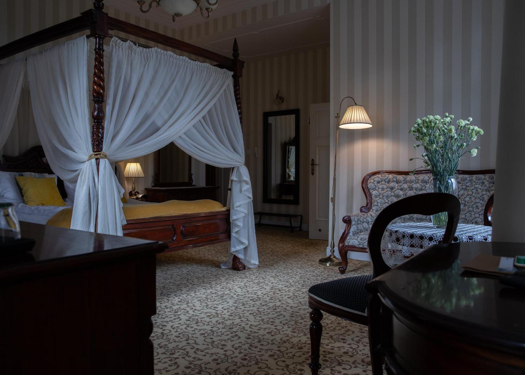 Hotel Debowy Biowellness & Spa Gory Sowie Bielawa  Esterno foto